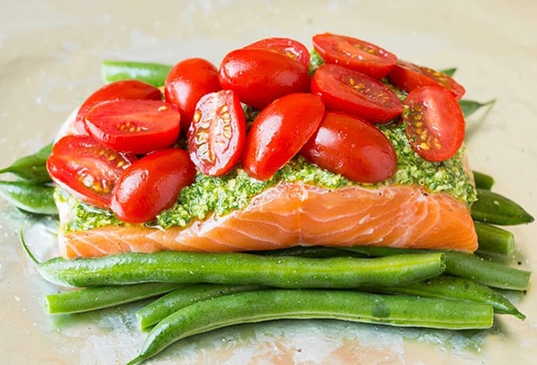 Papillote de saumon au pesto